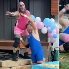 Gender reveal party con lottatori di wrestling: il video su tiktok divide (e scoppia la polemica)