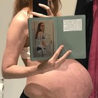 Maria, 36 anni, è incinta di tre gemelli: le foto del pancione gigante fanno il giro del web Guarda