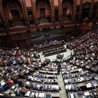 Parlamento a funzionalità limitata: decreti accorpati e ipotesi televoto