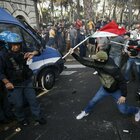 Ieri gli scontri con la polizia. Guerriglia urbana in centro a Roma