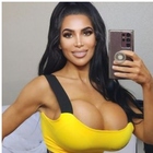OnlyFans, malore per la sosia di Kim Kardashian dopo un intervento di chirurgia plastica: morta a 34 anni