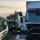 Incidente all'alba davanti al Casinò: auto contro un furgone, morta una donna