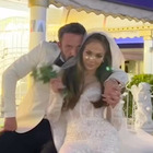 Matrimonio Jennifer Lopez e Ben Affleck, le foto inedite spuntano sul video best 2022 della popstar