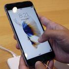 iPhone non resiste all'acqua, pubblicità ingannevole: l'antitrust multa Apple per 10 milioni di euro