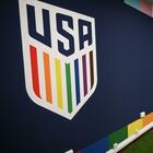 Qatar 2022, gli Stati Uniti cambiano logo e mostrano i colori dell'arcobaleno