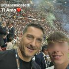 Francesco Totti a Budapest con il figlio Cristian: la foto emoziona i fan. Poi il dubbio: «Lei dov'è?»
