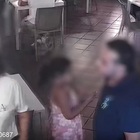 Clienti mangiano al ristorante e vanno via senza pagare, la proprietaria pubblica il video: «Progettato davanti alla figlia, anche lei vittima»