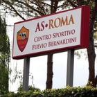 Licenziamento AS Roma, chi sono la dipendente e il compagno del video intimo "rubato". Il post di lei sui social: «Sui cadaveri dei leoni festeggiano i cani»