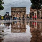Allerta meteo a Roma, il clou domattina: venti di burrasca e nubifragi. Chiuso fino a martedì il cimitero del Verano: