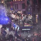 Inter, malori per 40 tifosi durante la festa scudetto: cosa è successo in piazza Duomo