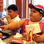 Obesi individuabili già da bambini: ricerca svela predisposizione genetica
