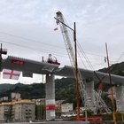 Genova, il premier Conte alla posa dell'ultima campata del ponte ideato da Renzo Piano: nel cuore 43 vittime del Morandi