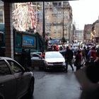 â¢ Camion impazzito travolge i pedoni: 6 morti a Glasgow