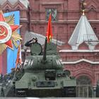 Putin, un solo carro armato (il piccolo T-34) per la parata sulla Piazza Rossa: tutte le risorse al fronte