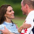 Kate Middleton e William non rispettano le regole reali: il gesto che sorprende tutti
