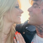 Avril Lavigne si sposa: la proposta di matrimonio da favola nella città dell'amore