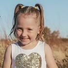 Cleo Smith, bimba di 4 anni scomparsa in un campeggio: era in tenda con i genitori, sparito anche il sacco a pelo