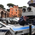 Autovelox vietati sotto i 50 all'ora in città e nelle strade extraurbane sotto i 90. Salvini contro i sindaci: «Basta fare cassa»