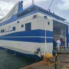 Napoli, nave contro banchina al Molo Beverello: 44 feriti