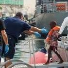 Nave militare di Malta soccorre 100 naufraghi, recuperati anche due cadaveri