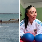 La campionessa di karate salva due bimbe in mare