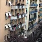 "Tanto pe' cantà" dai balconi del quartiere Prenestino di Roma