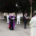 Terni, il vescovo in preghiera per coloro che muoiono soli