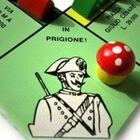 Bloccato a Monopoly, si infuria e spara ai familiari: «Non hanno rispettato le regole». Va direttamente in prigione