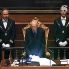 Video/ Napolitano si commuove al termine della seduta