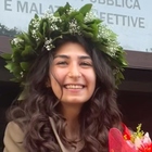 Studentessa turca si laurea a Roma, ma non può fare la specializzazione: «Non ha il permesso per il lavoro, deve tornare a casa»