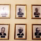 Mussolini, via la foto tra i ritratti dei ministri del Mise: «Per evitare polemiche e strumentalizzazioni». La Russa: «Facciamo cancel culture?»