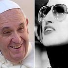Il Papa parla del perdono e cita Mina: «Non bastano solo parole, parole, parole»