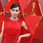 Oscar 2018, la sfilata sul red carpet: tornano il colore e il bianco