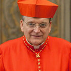 Vaticano, il cardinale Burke: «Ai politici pro-aborto va negata la comunione, sono apostati, anche Biden»
