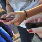 «Un adolescente su 4 va nel panico se gli viene negato lo smartphone», rischio ansia e depressione