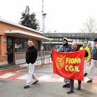 immagine Stellantis, Schlein (Pd) agli operai di Pomigliano: «Non siete soli, il governo è assente»