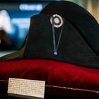 Napoleone Bonaparte, asta da record per il famoso cappello: venduto per 1.932 milioni di euro