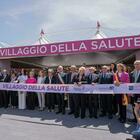 Race for the cure, inaugurato il villaggio al Circo Massimo: 4 giorni di screening gratis e domenica la corsa con Mattarella