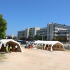 Giudici e avvocati al lavoro in tenda, via allo sgombero del Palagiustizia a rischio crollo Giudici e avvocati al lavoro in tenda, via allo sgombero del Palagiustizia a rischio crollo