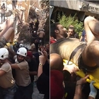 Esplosione Beirut, uomo estratto vivo dalle macerie tra gli applausi della gente
