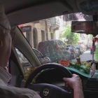 Il taxi più natalizio del mondo corre per le strade di Buenos Aires