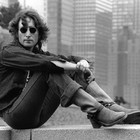 John Lennon, parole acrobatiche per un mondo nuovo: chiamatemi genio John Lennon, parole acrobatiche per un mondo nuovo: chiamatemi genio
