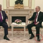 Putin malato, lo strano movimento del piede