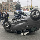 Incidente a Piazzale degli Eroi: scontro con auto cappottata (Foto Paolo Rizzo/Ag.Toiati)
