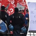 Amazon, sciopero nel giorno del Black Friday: proteste e tensioni a Piacenza