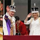 Re Carlo incoronazione, sull'abito di Camilla l'omaggio ai nipoti (e ai suoi due Jack Russell): il dettaglio nascosto