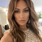 Jennifer Lopez, il post per festeggiare l'anniversario con Ben Affleck. Gli haters: «Tra un po' divorziano»