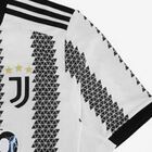 Juventus, la nuova maglia esordirà contro la Lazio. E Di Maria fa "like" sui social