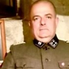 Foto con la divisa da nazista e il ritratto di Hitler: bufera su consigliere comunale a Nimis