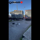 Camion travolto da treno nel Brindisino: autista ferito